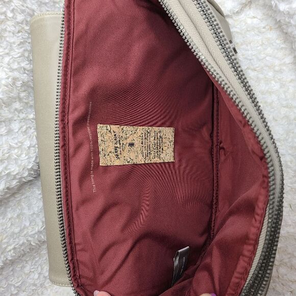 Matt & Nat Vegan Messanger style Tan shoulder bag - Picture 9 of 11